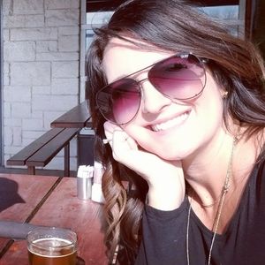 Meet your Posher, Stephanie